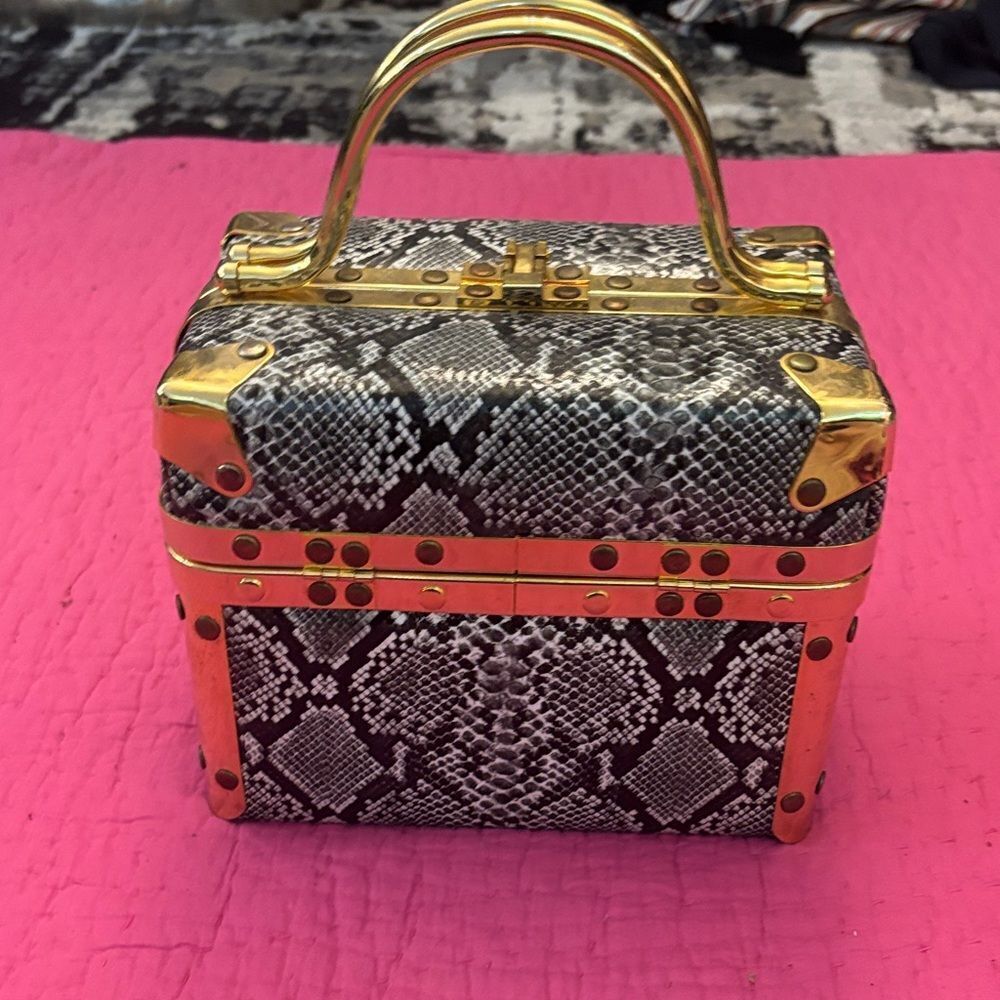 Comeco Elegant vintage Snakeskin and Gold Women's Bag